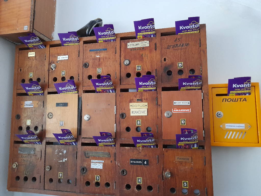 Podela flajera za Kvantalux u Novom Sadu