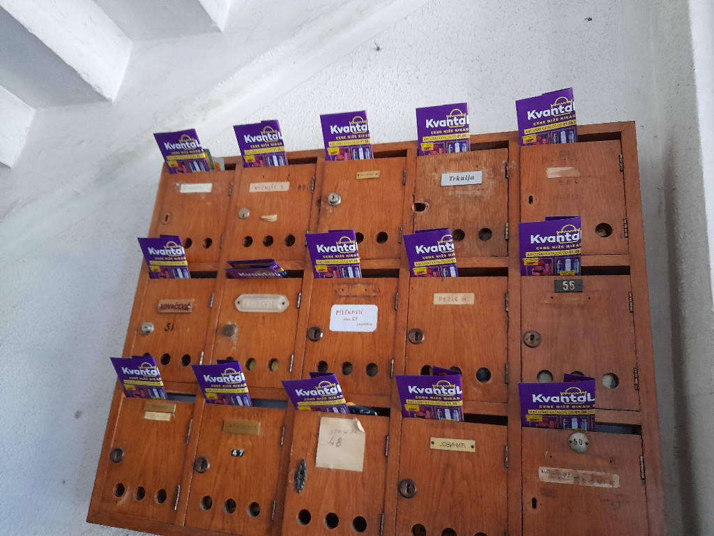 Podela flajera za Kvantalux u Novom Sadu