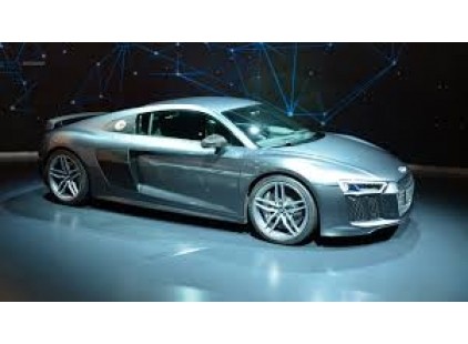 Audi R8 kome kamuflaža pomaže da ne prođe neopaženo