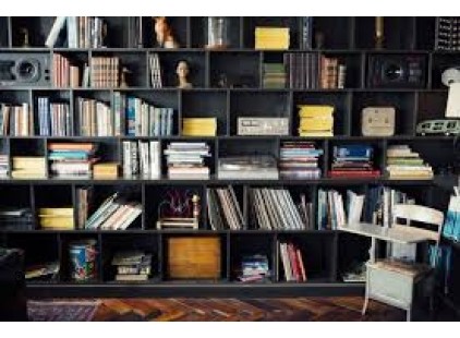 FIVE CREATIVE WAYS TO DECORATE YOUR HOME WITH BOOKS